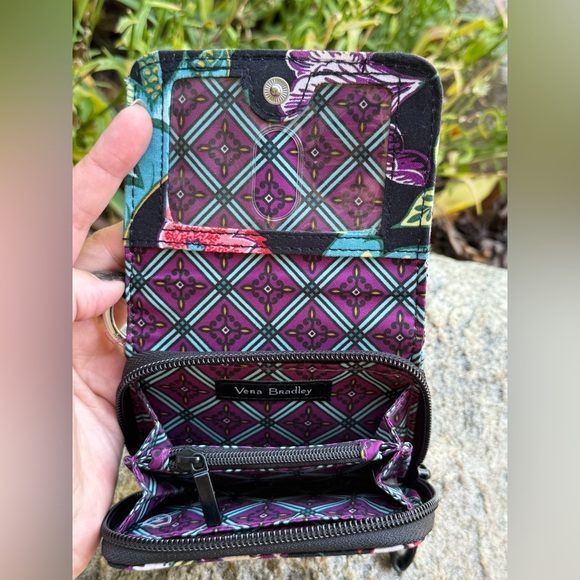 Vera Bradley trifold zip around floral Cottagecore wallet Euc - Picture 3 of 4